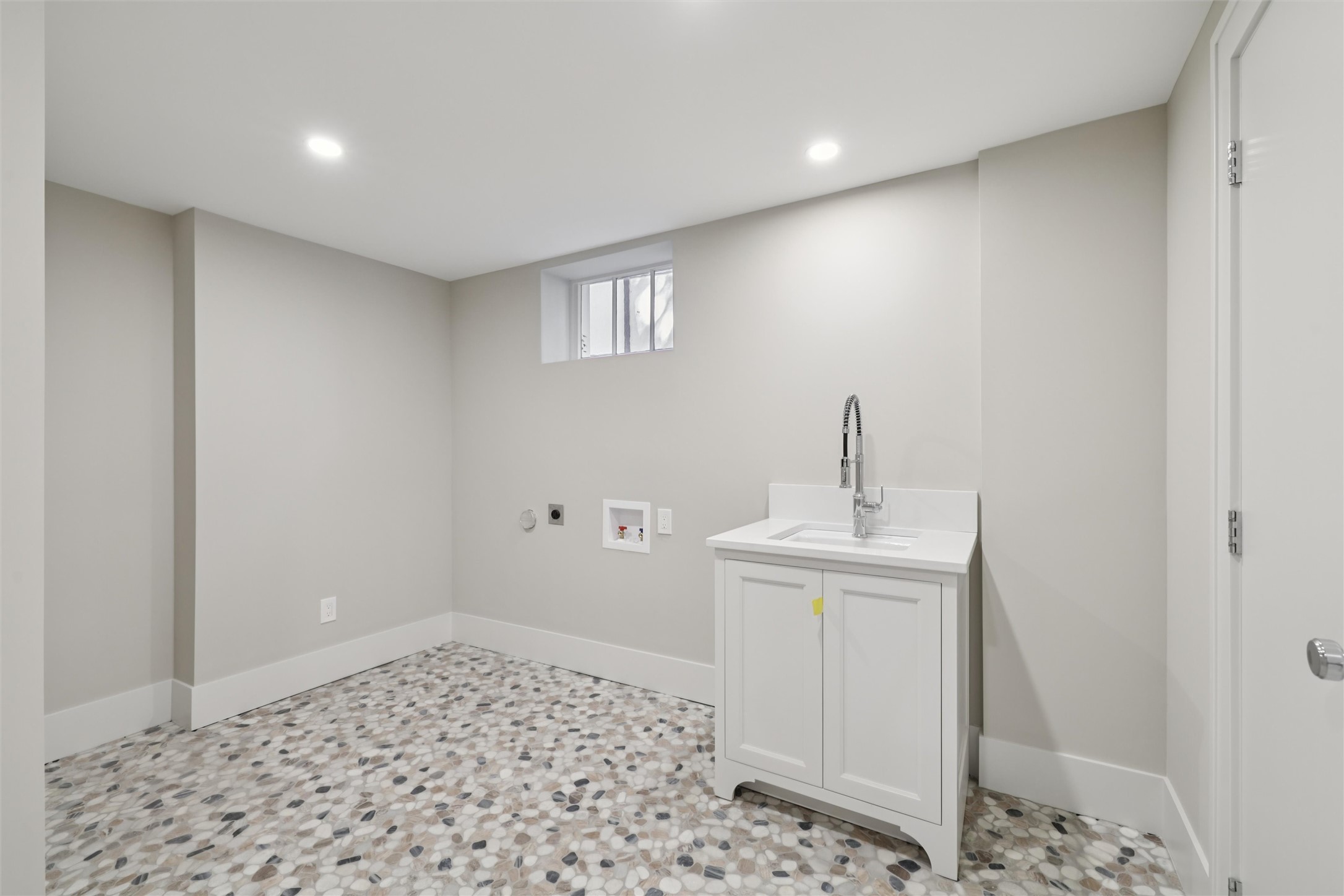 5723 Waterbury Circle