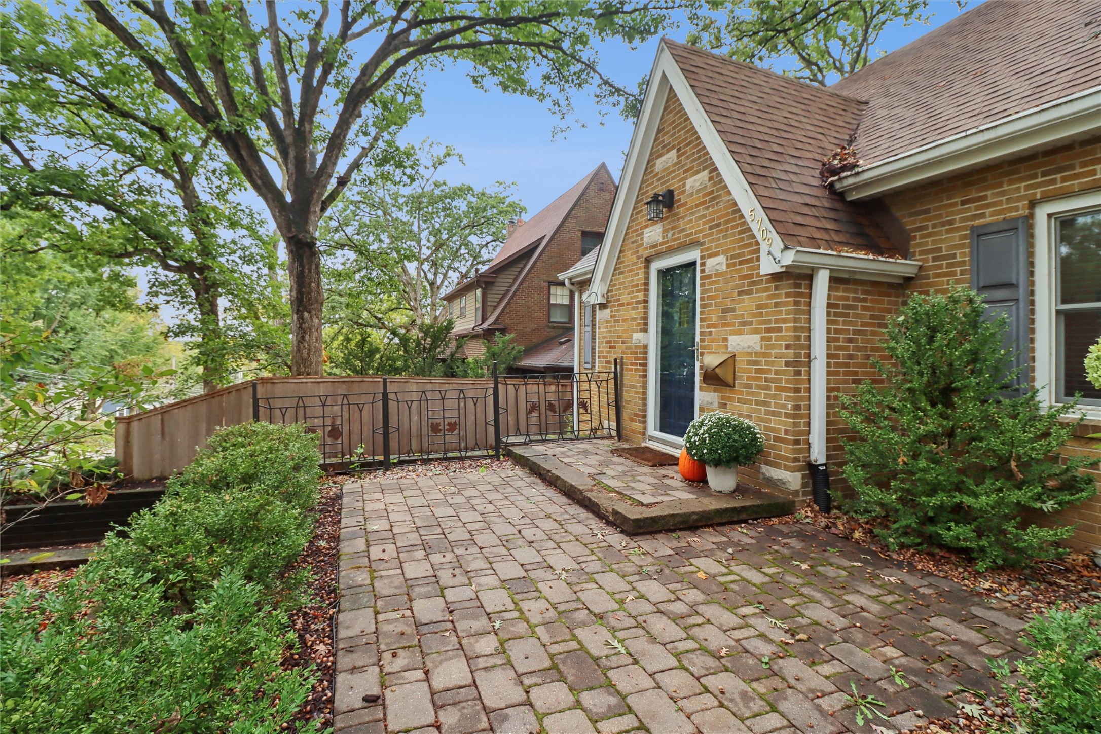 5709 Walnut Hill Avenue