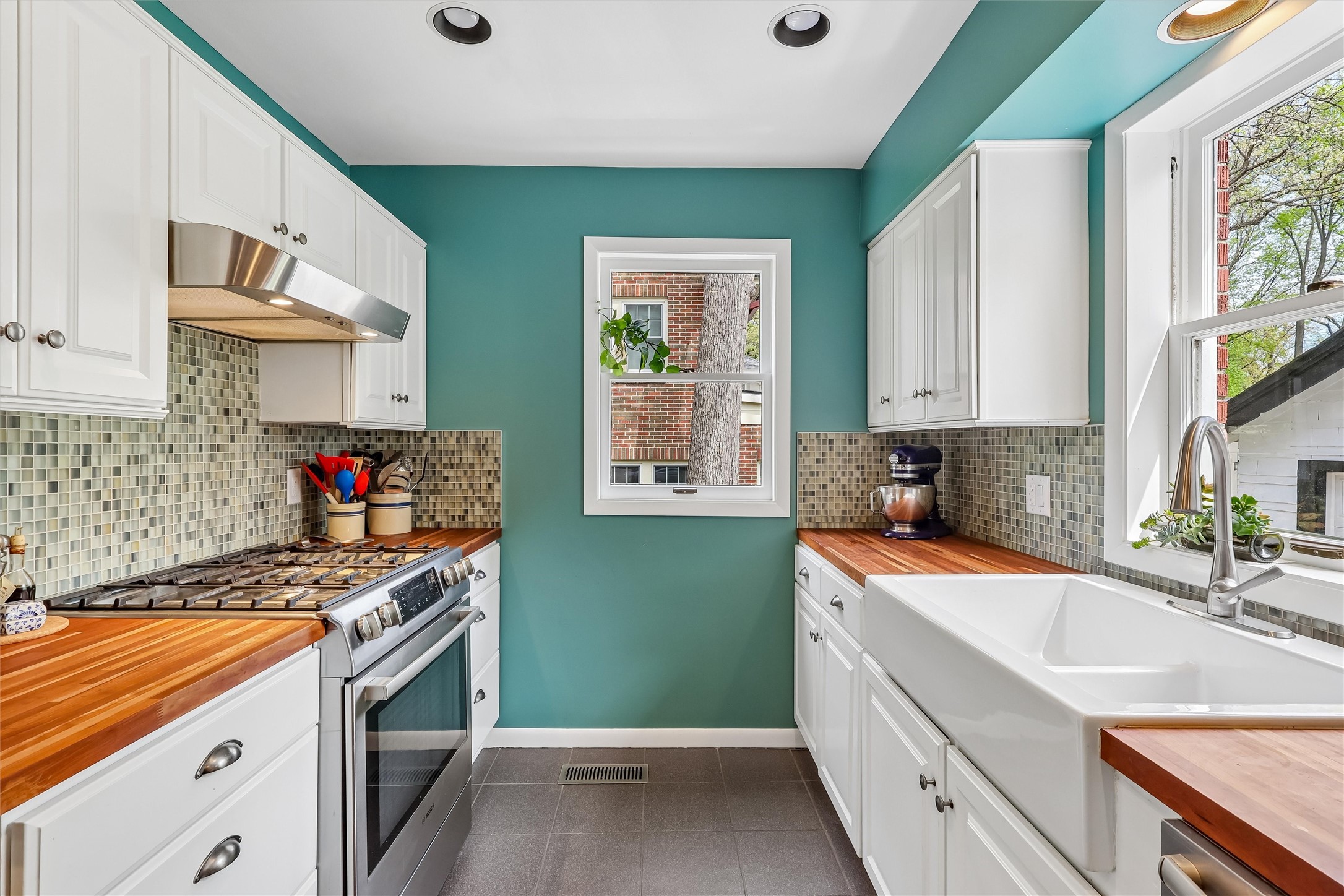 525 Waterbury Circle