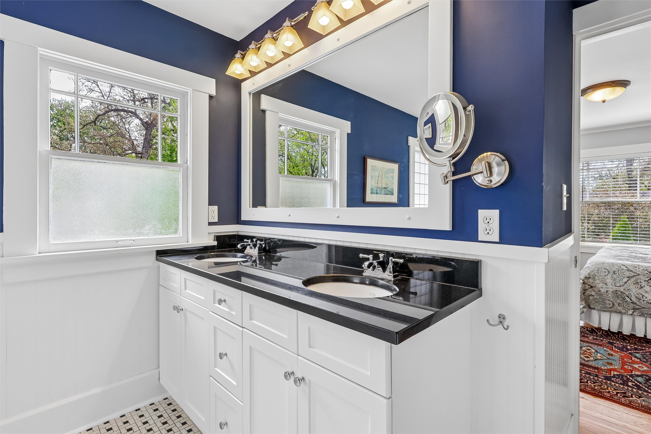 525 Waterbury Circle