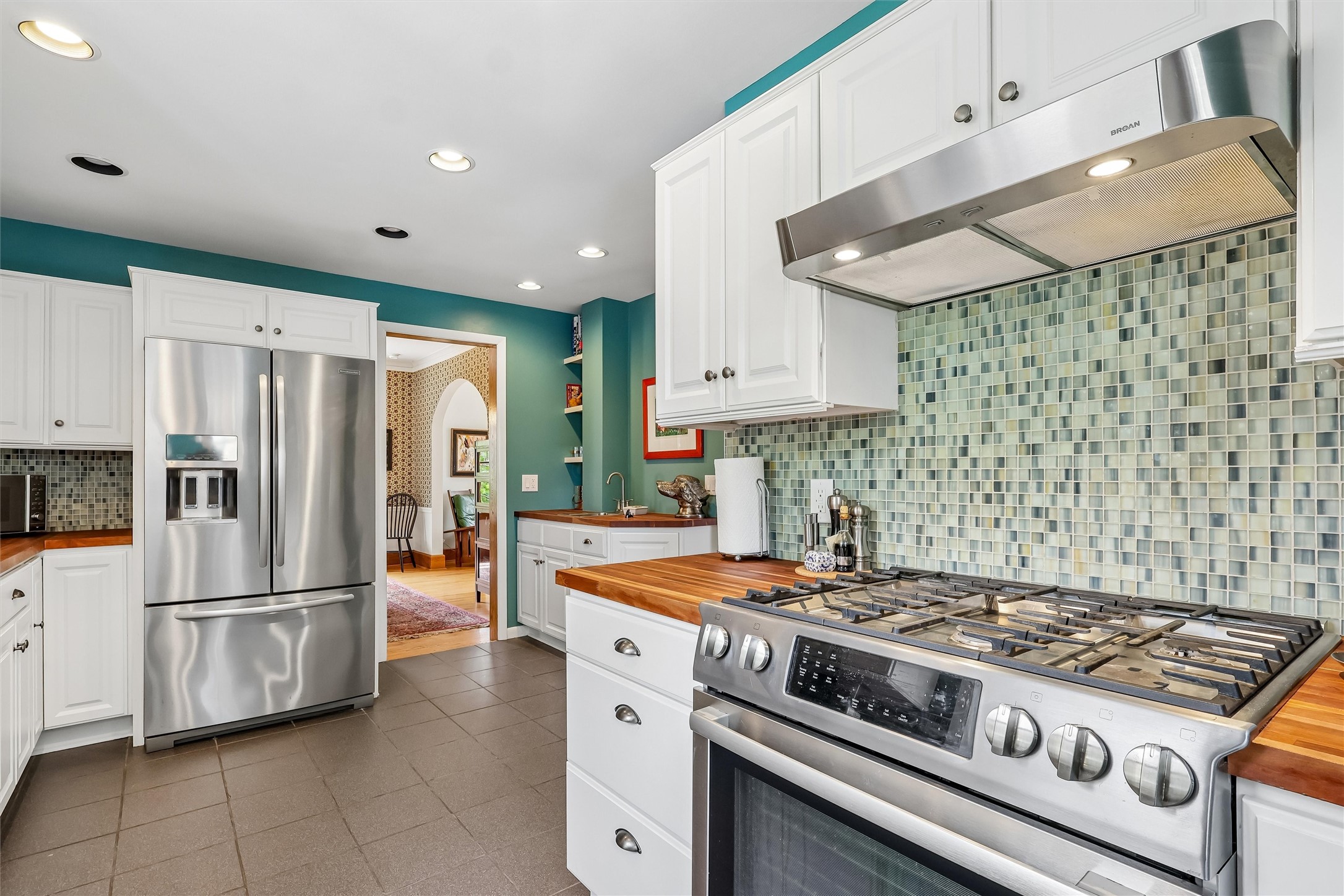 525 Waterbury Circle
