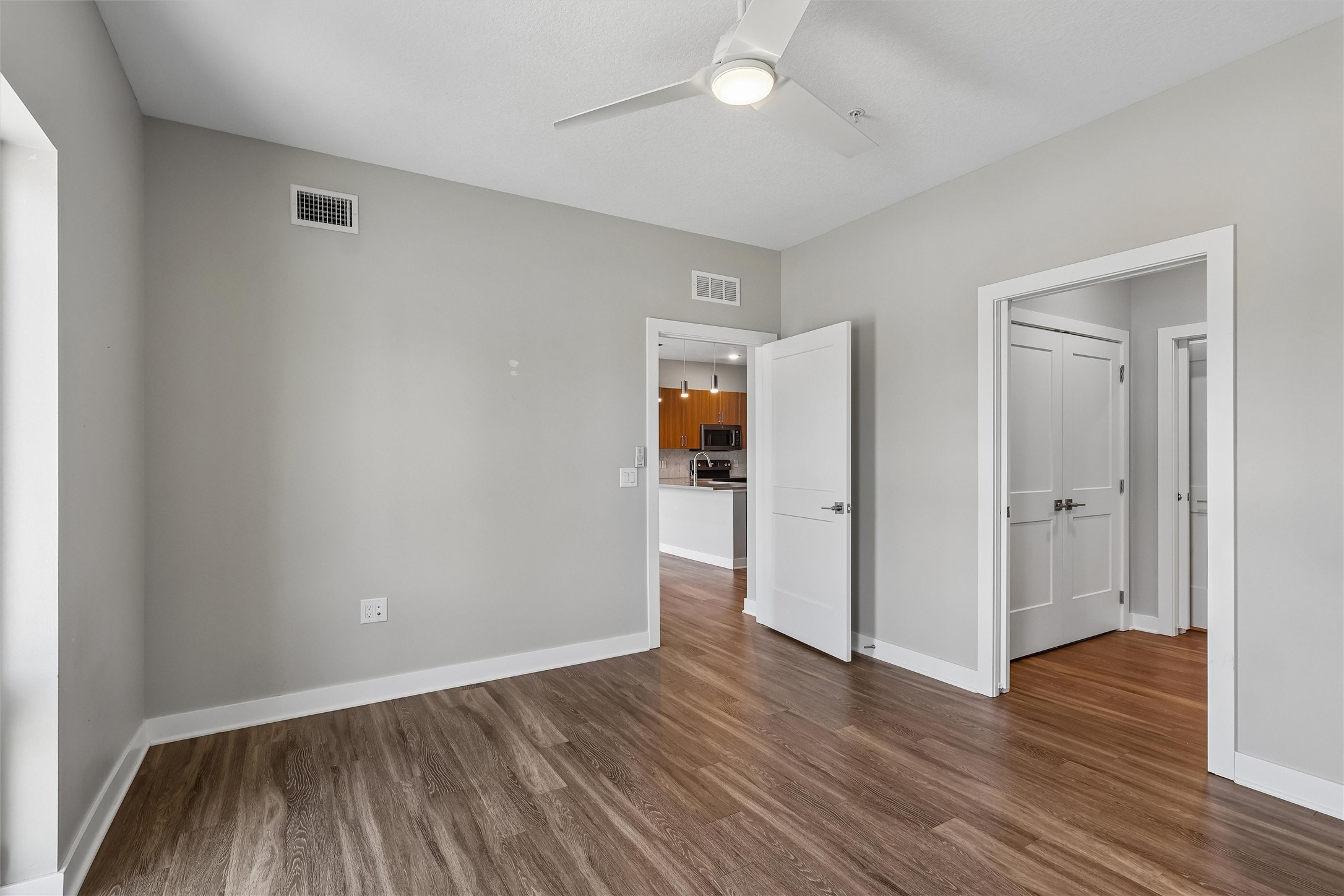 400 SW 7th Street 203