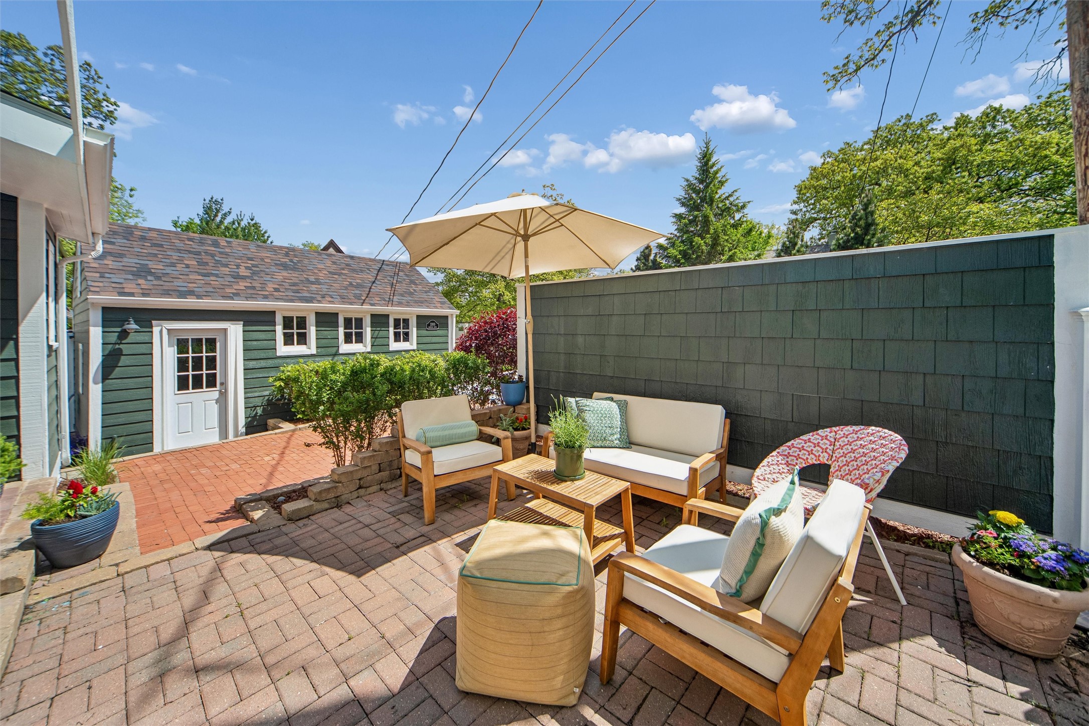 3300 Elmwood Drive