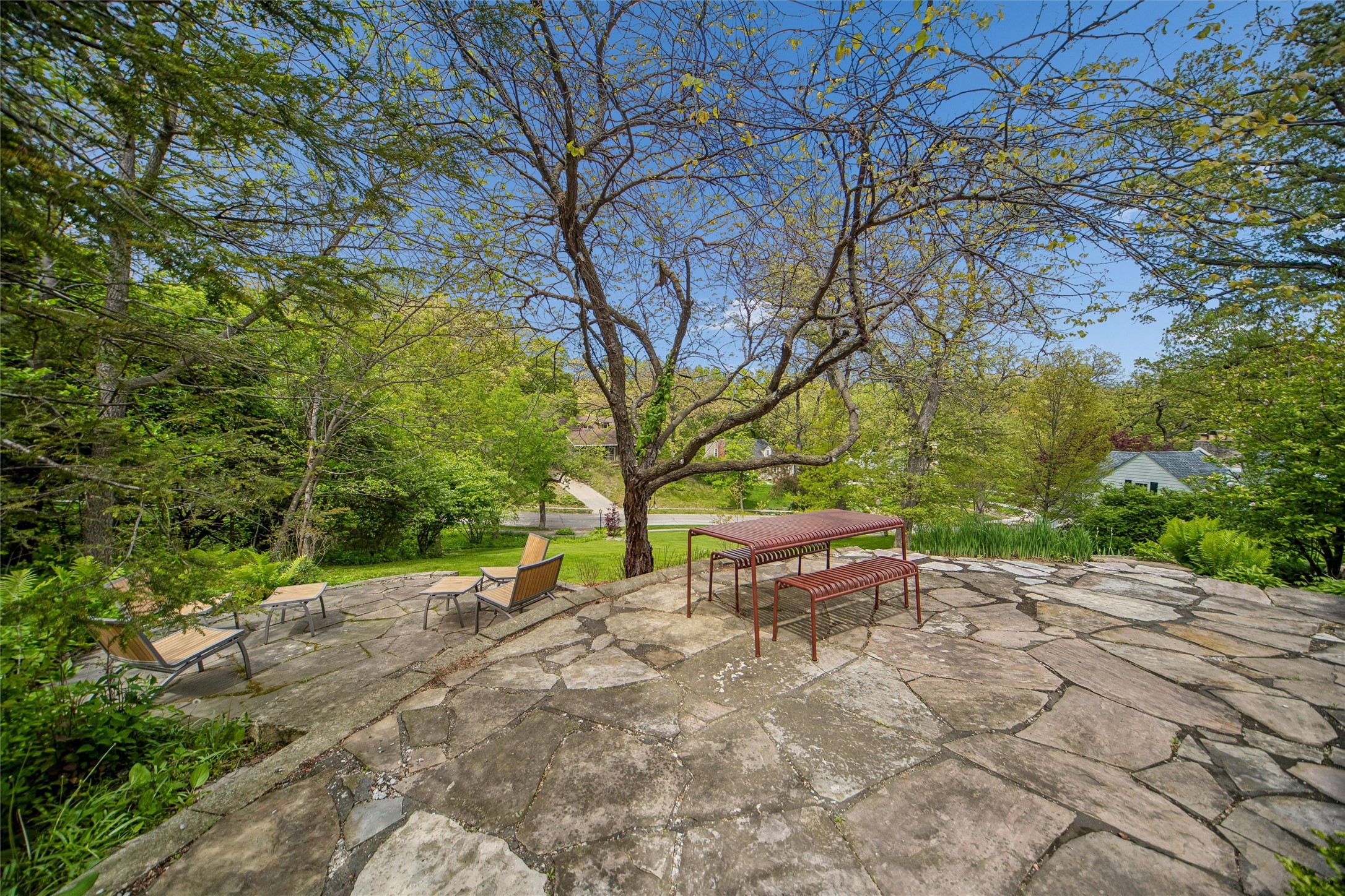 3300 Elmwood Drive