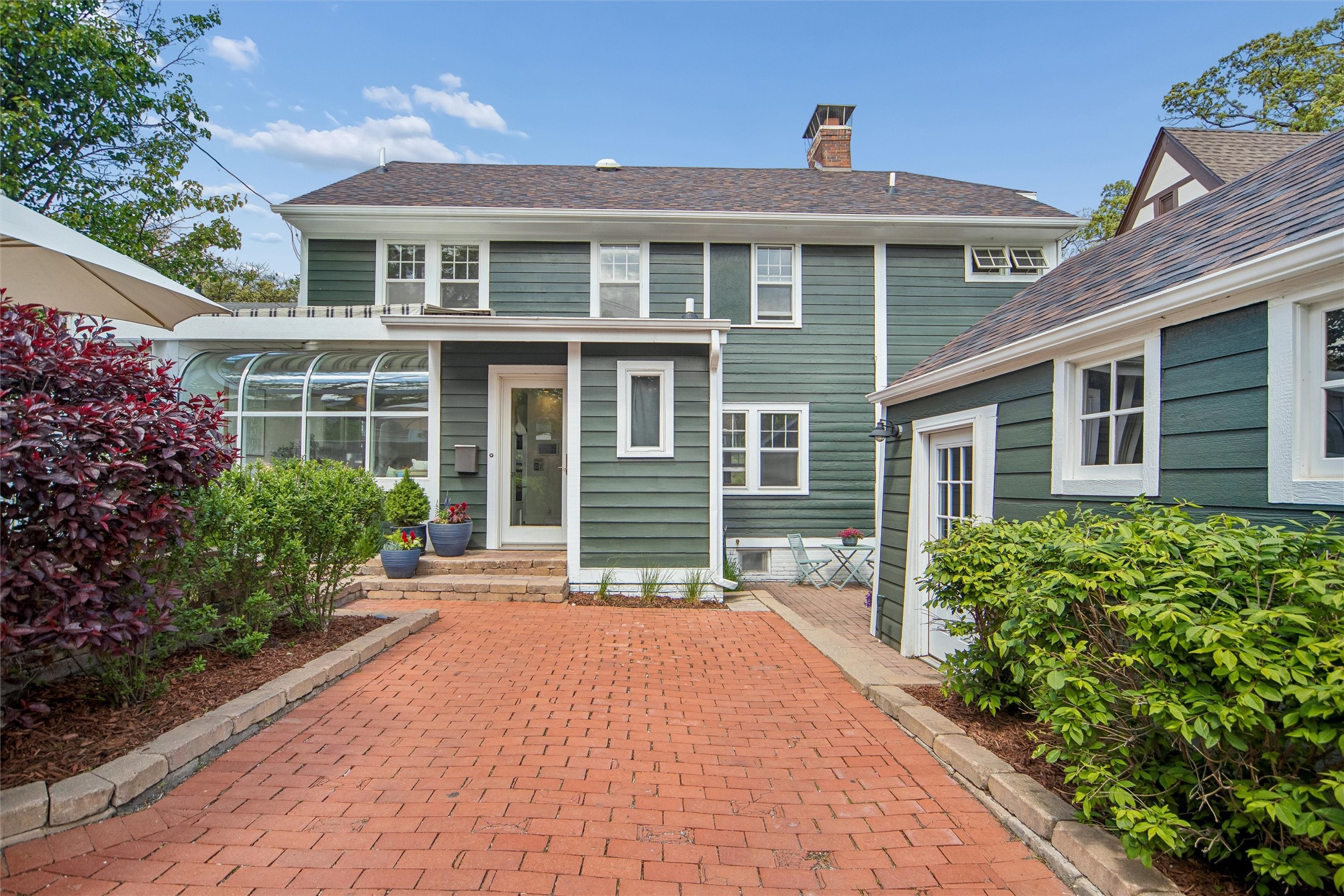 3300 Elmwood Drive