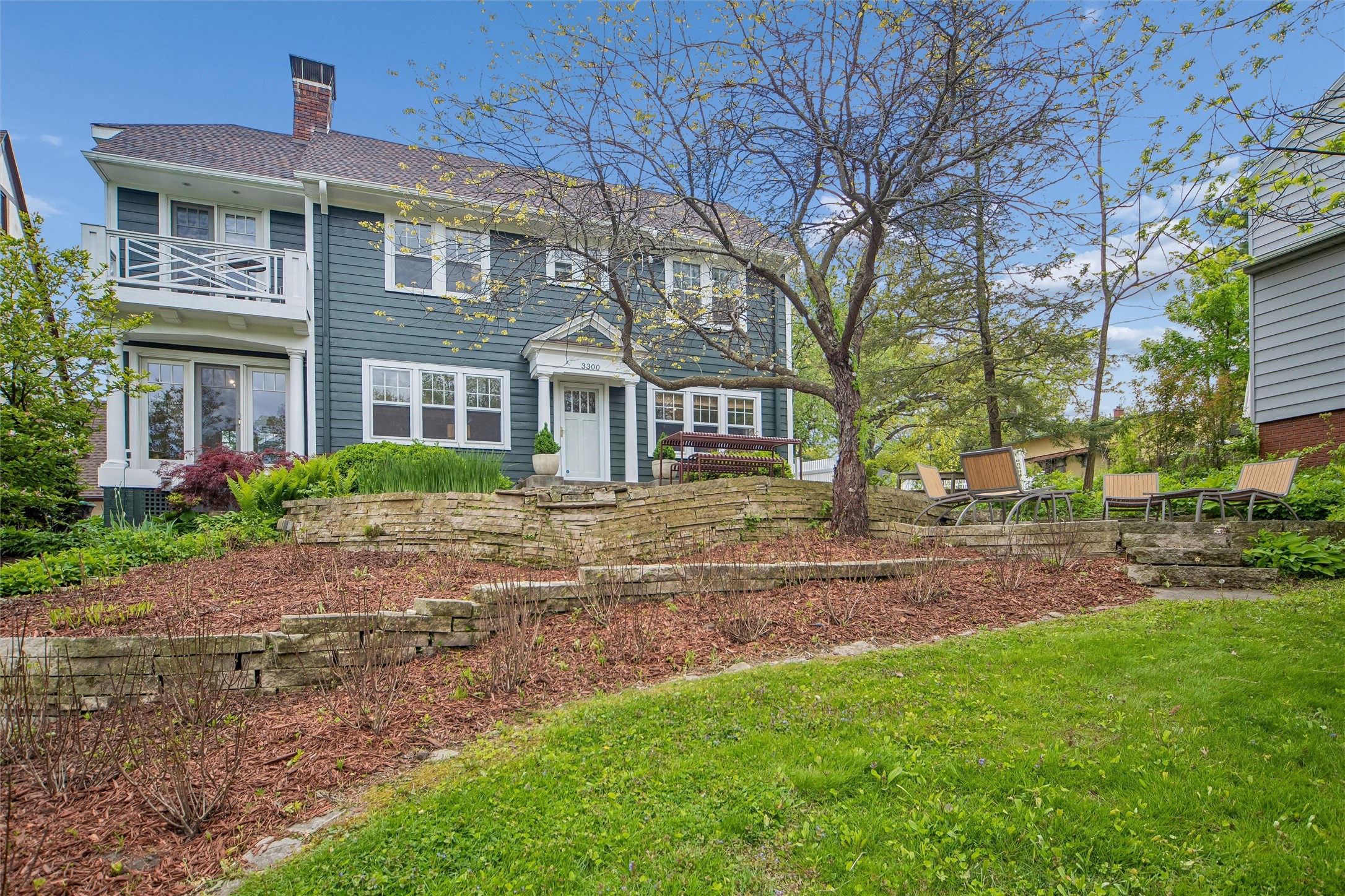 3300 Elmwood Drive