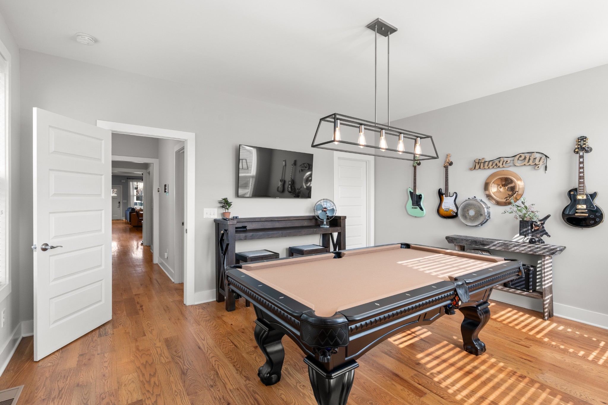 6117 California Ave Unit: Unit B
