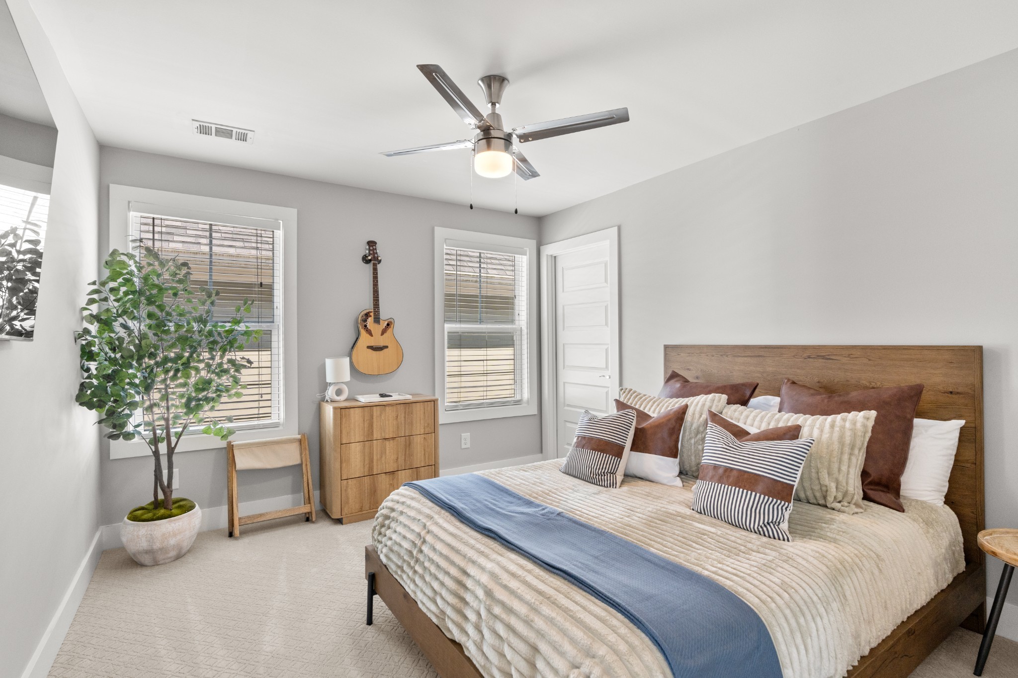6117 California Ave Unit: Unit B