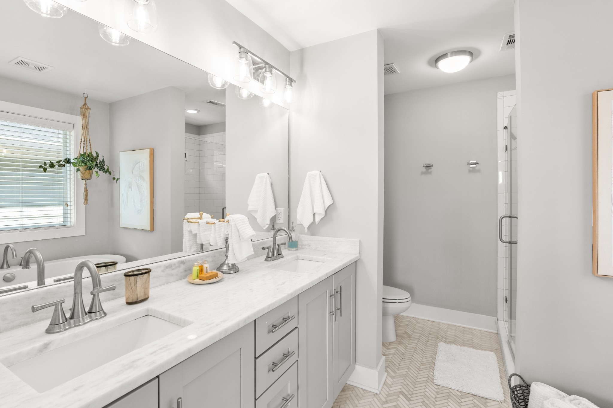 6117 California Ave Unit: Unit B