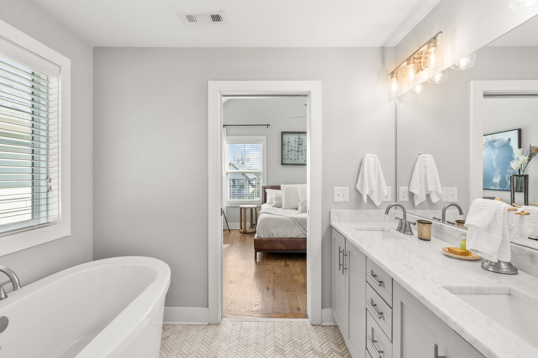 6117 California Ave Unit: Unit B