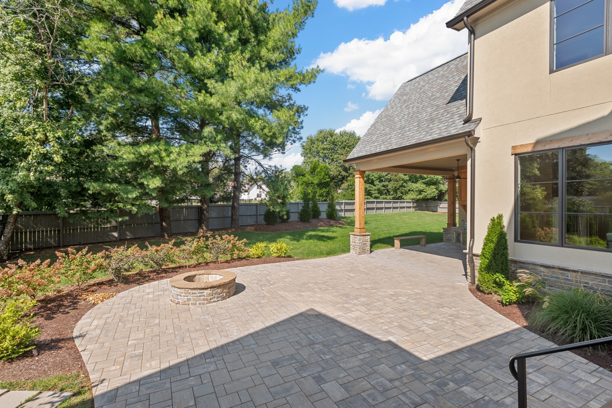 521 Mansion Dr