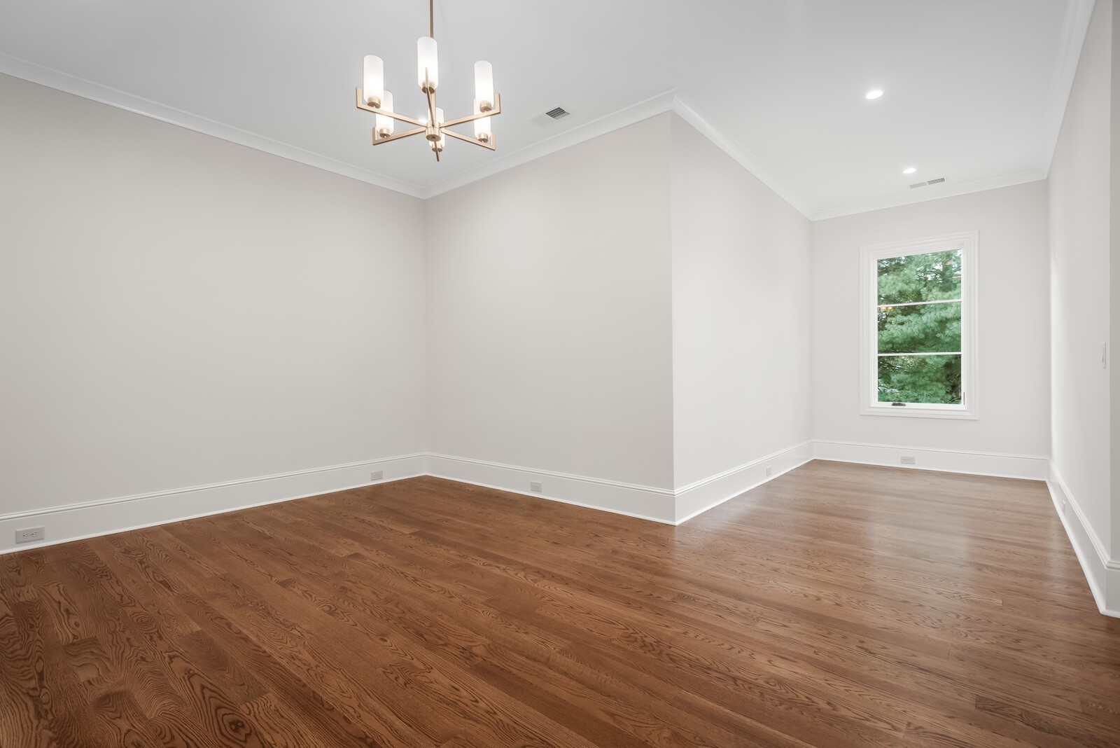 521 Mansion Dr