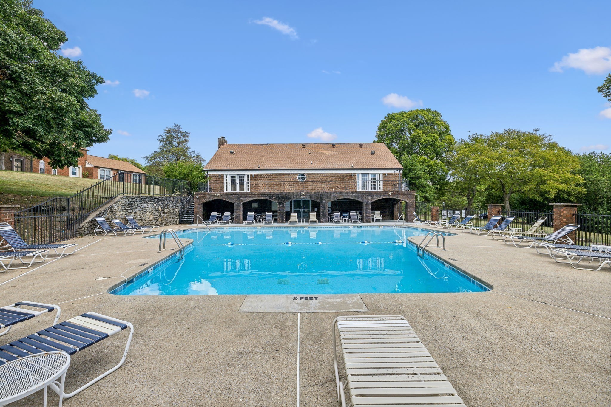 333 Huntington Ridge Dr