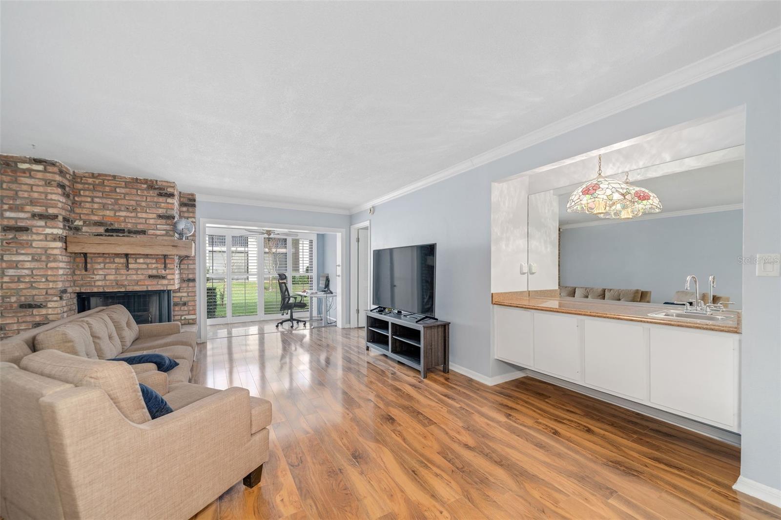 1055 KENSINGTON PARK DR #402