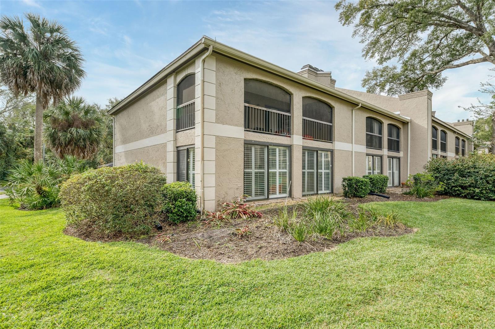 1055 KENSINGTON PARK DR #402