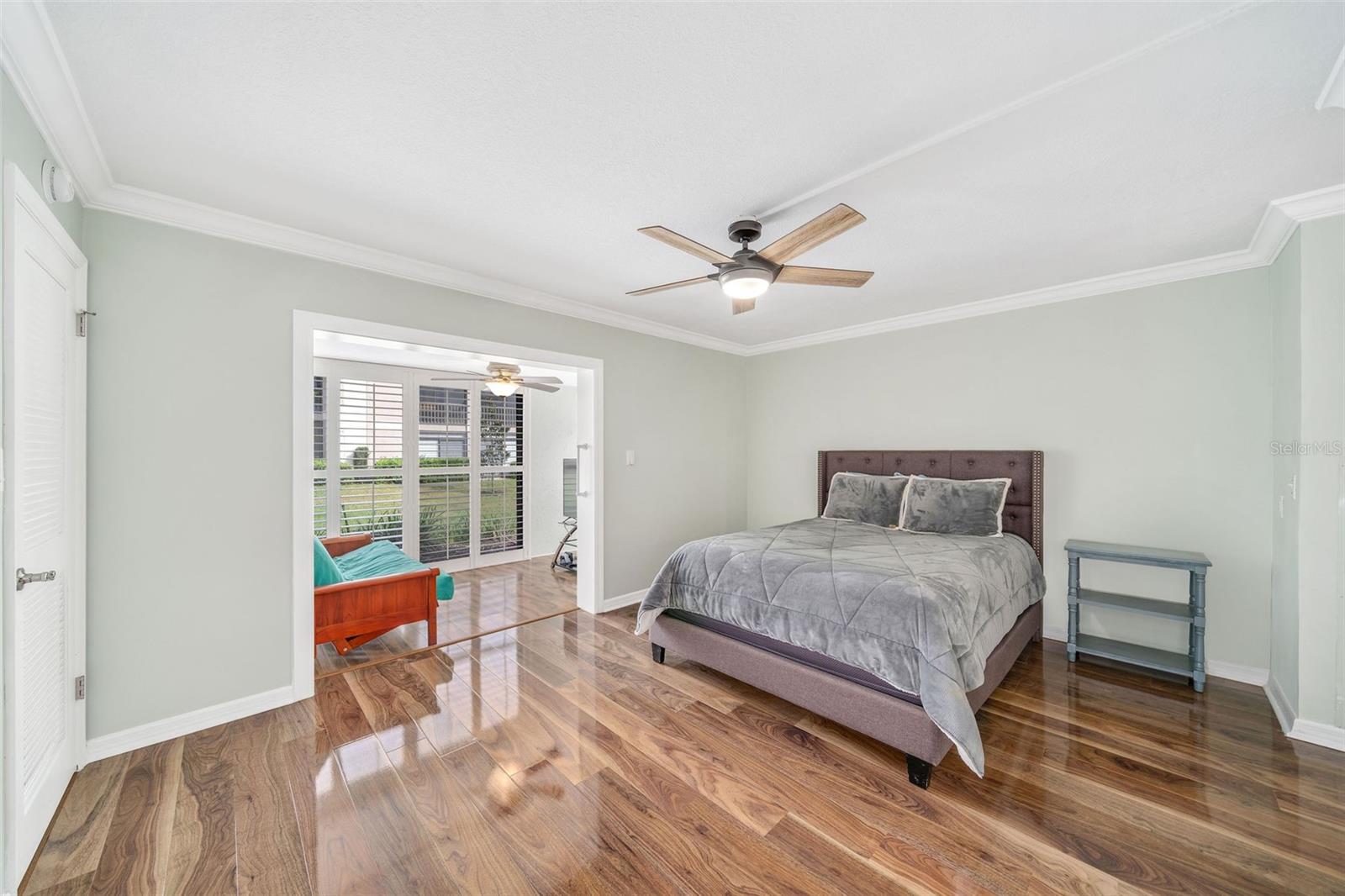 1055 KENSINGTON PARK DR #402