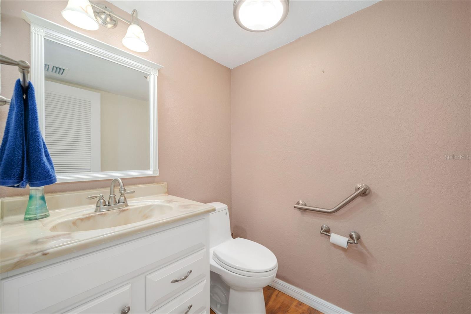 1055 KENSINGTON PARK DR #402