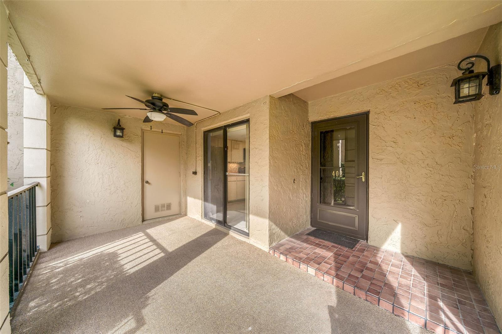 1055 KENSINGTON PARK DR #402