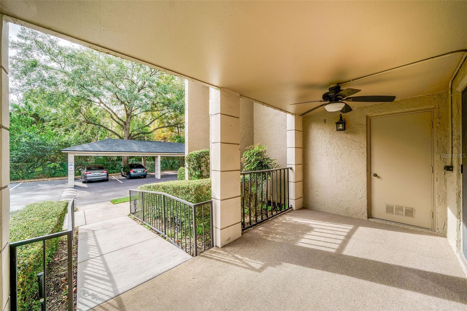 1055 KENSINGTON PARK DR #402