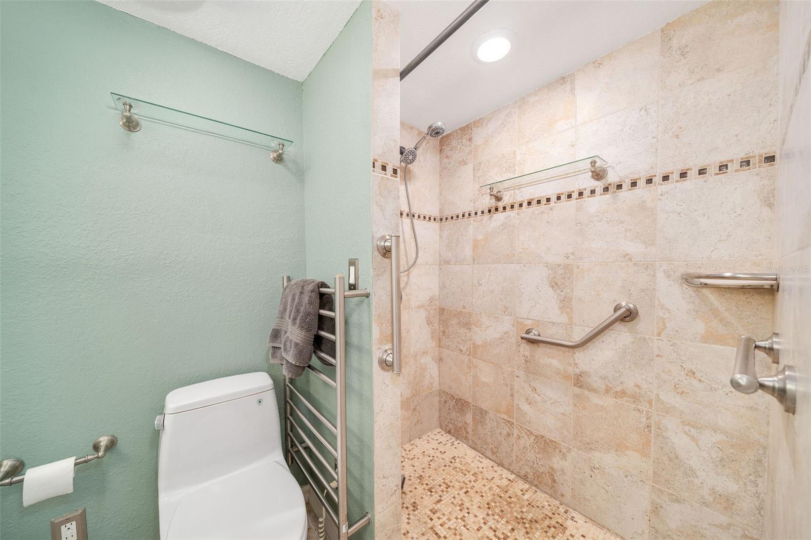 1055 KENSINGTON PARK DR #402