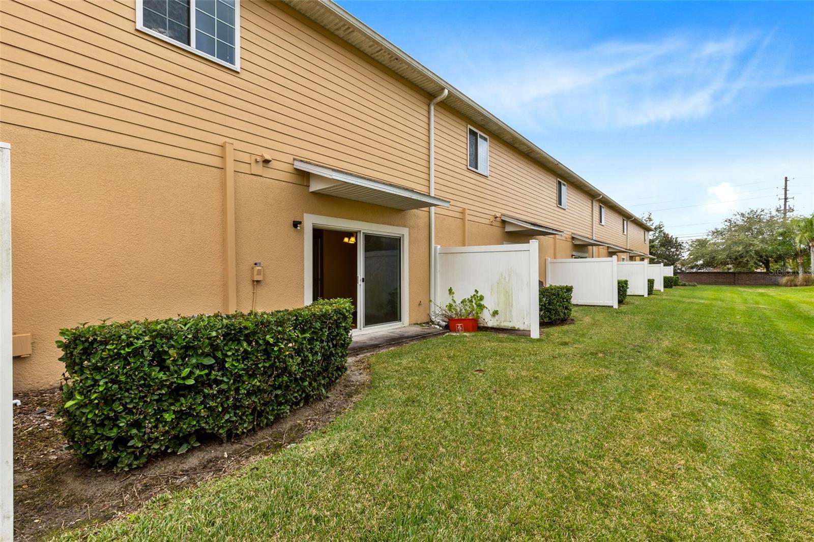 10125 SHADOW LEAF CT