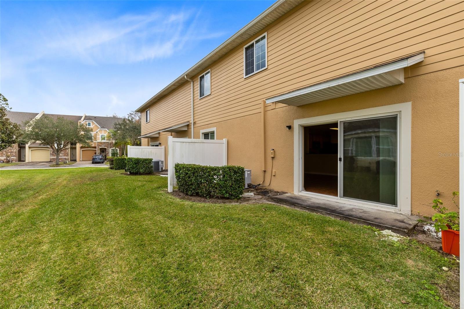 10125 SHADOW LEAF CT