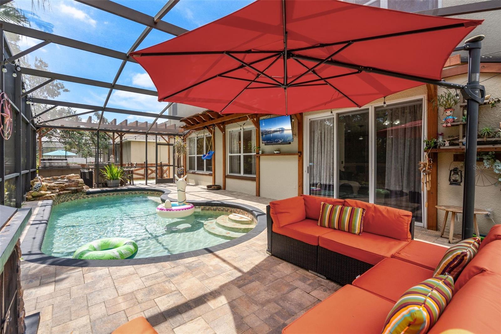 555 CAREY WAY