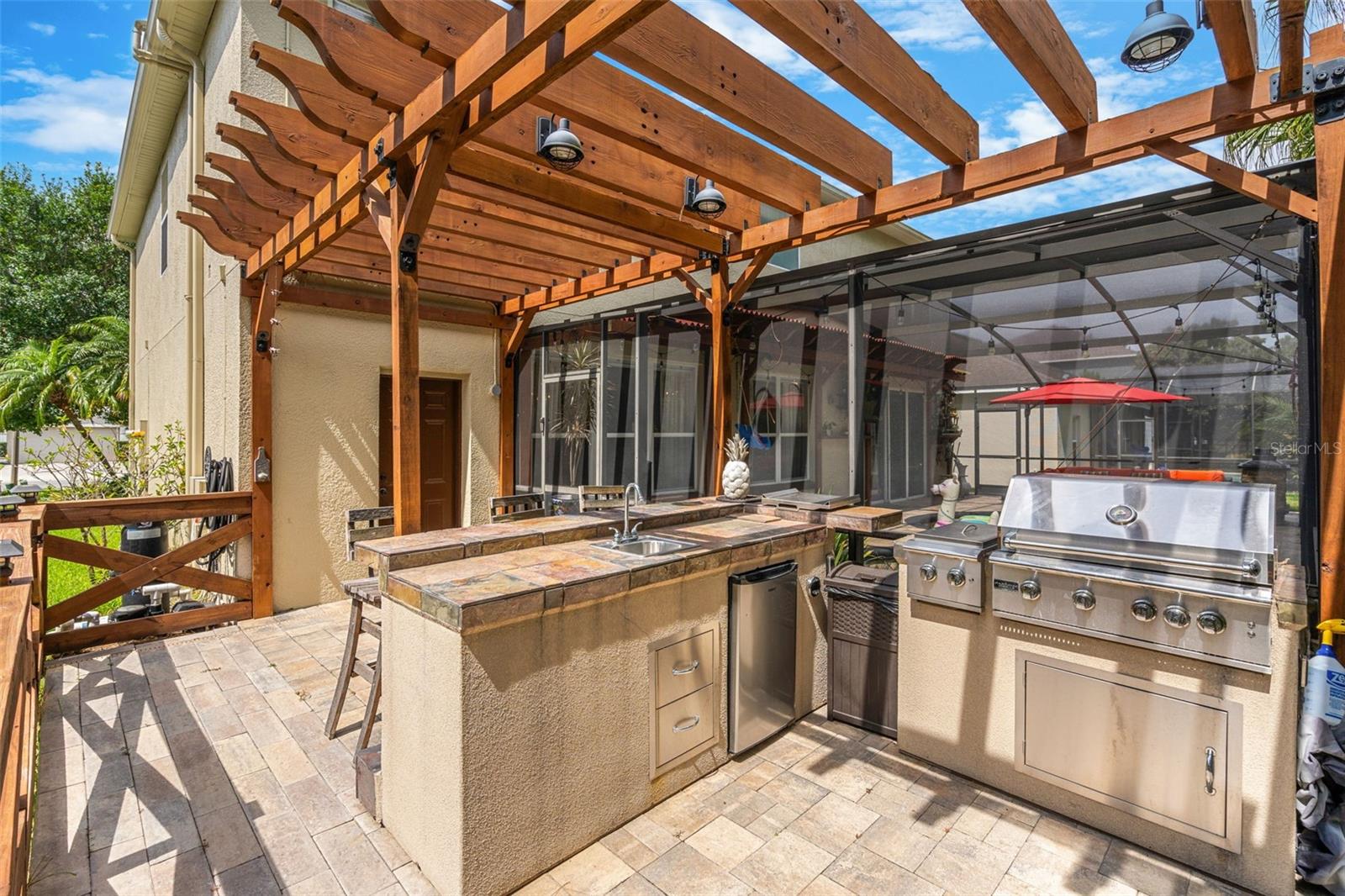 555 CAREY WAY