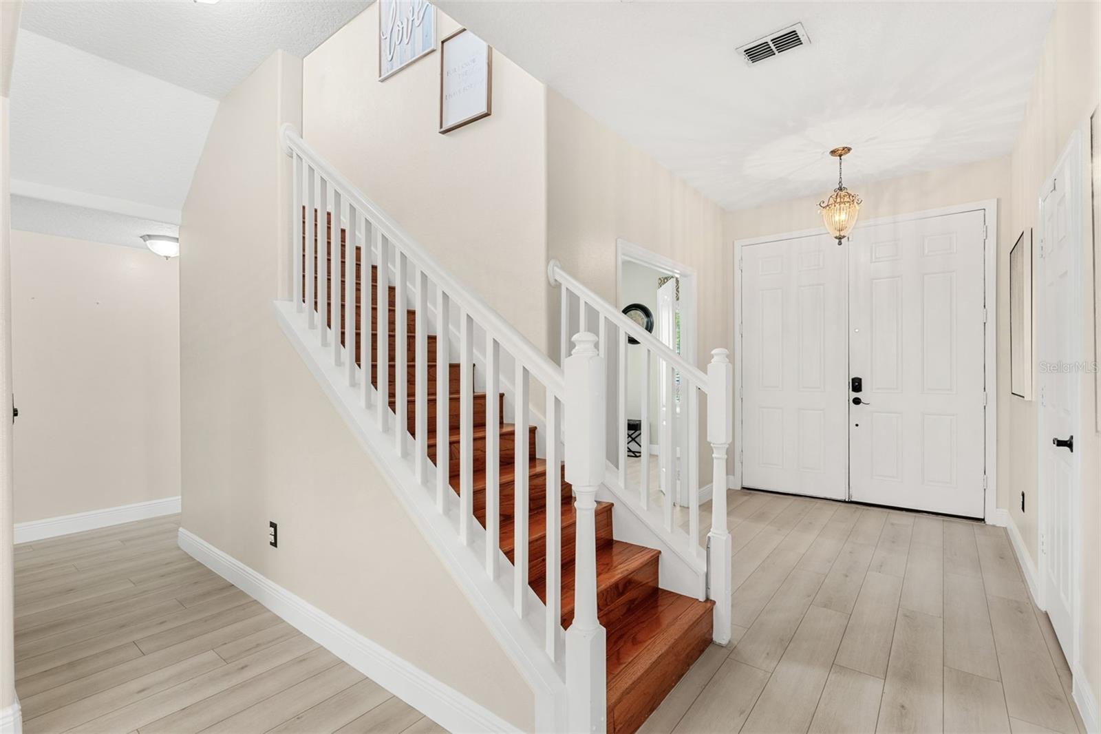 555 CAREY WAY