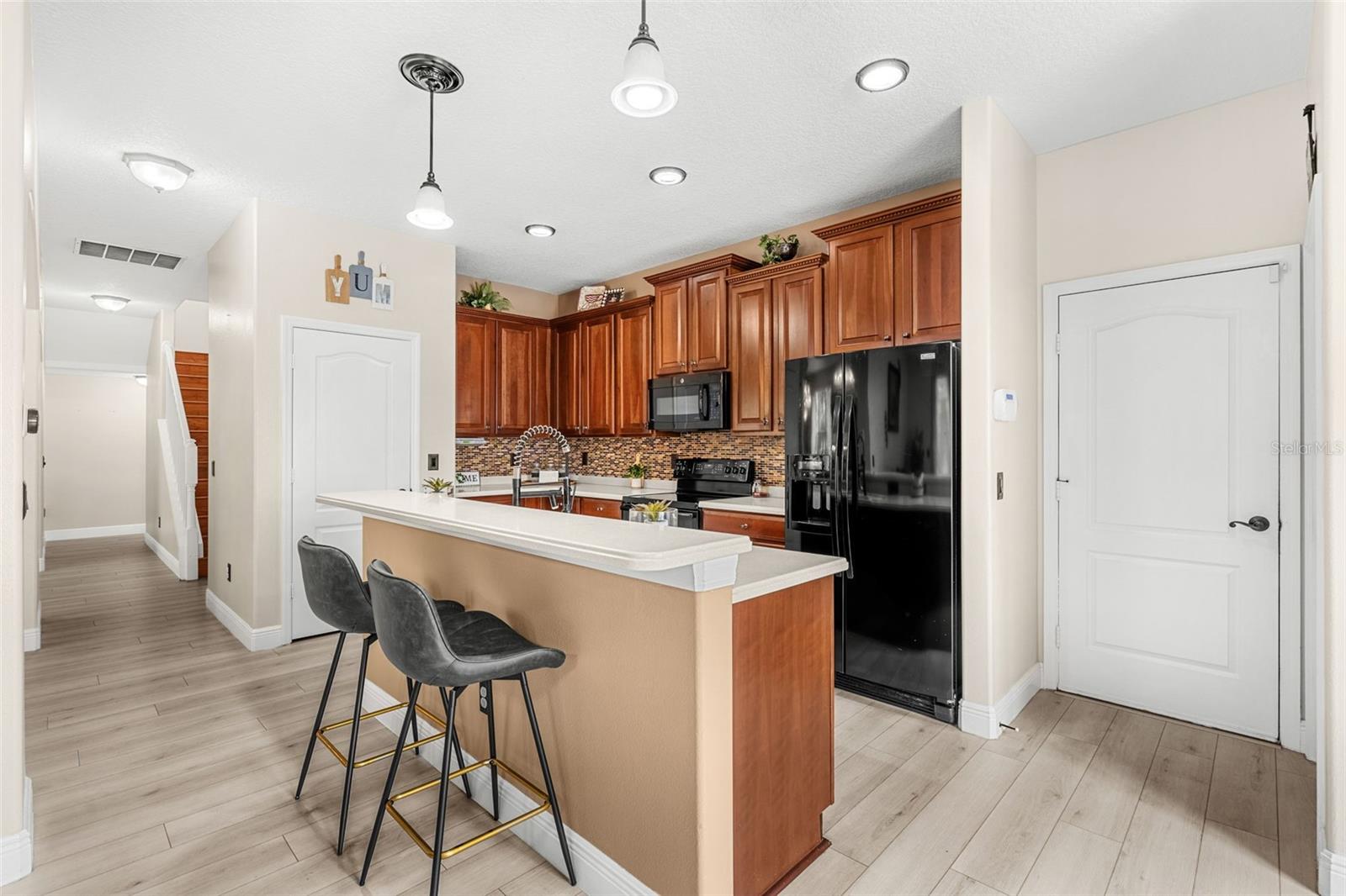 555 CAREY WAY