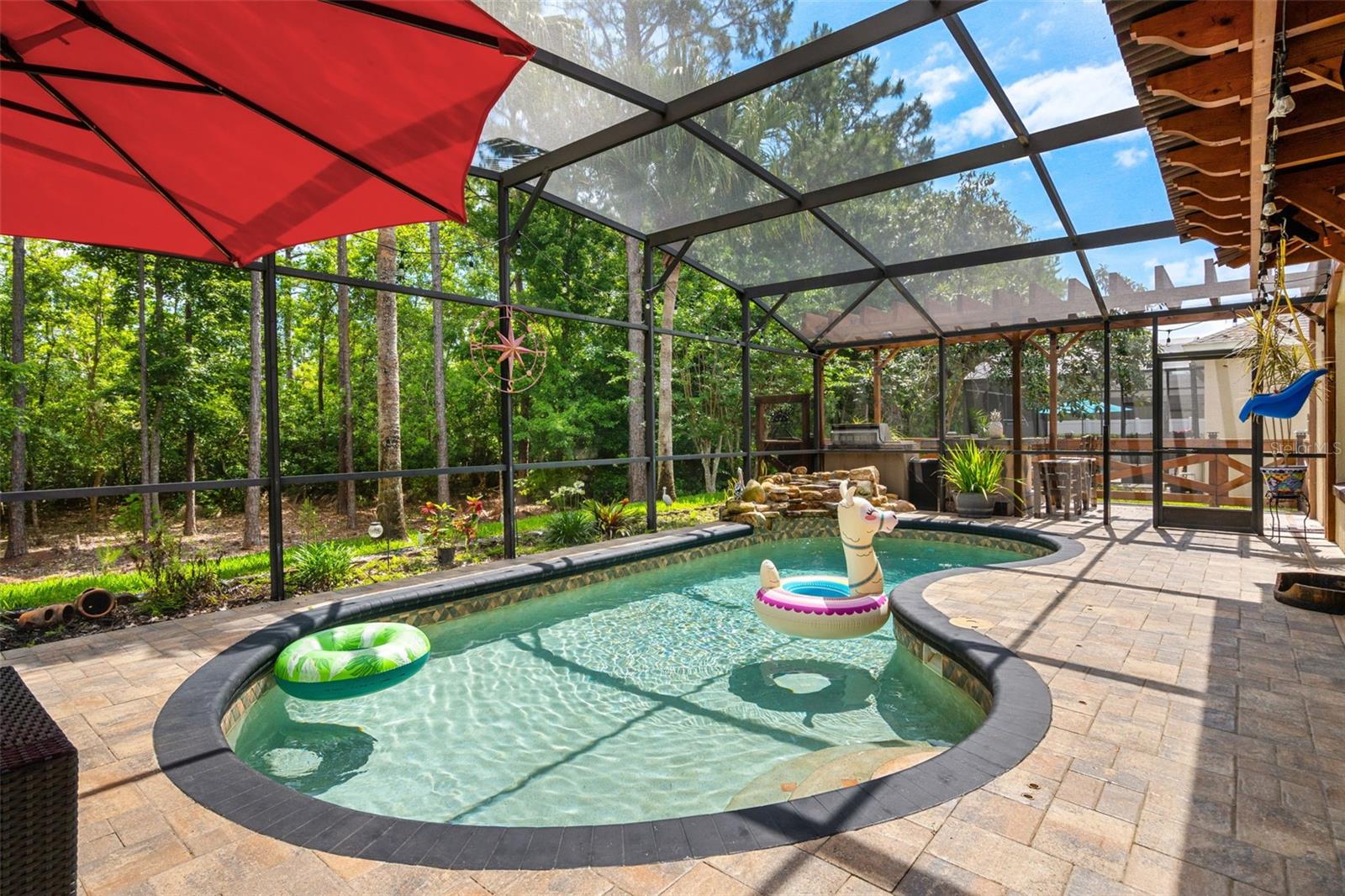 555 CAREY WAY