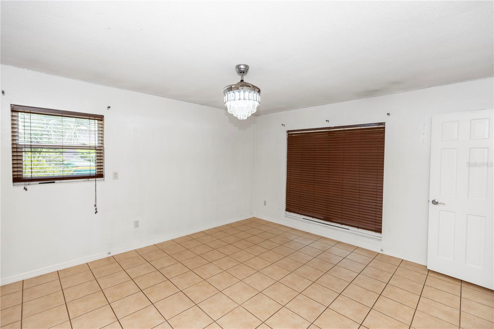 820 S HILL AVE #40