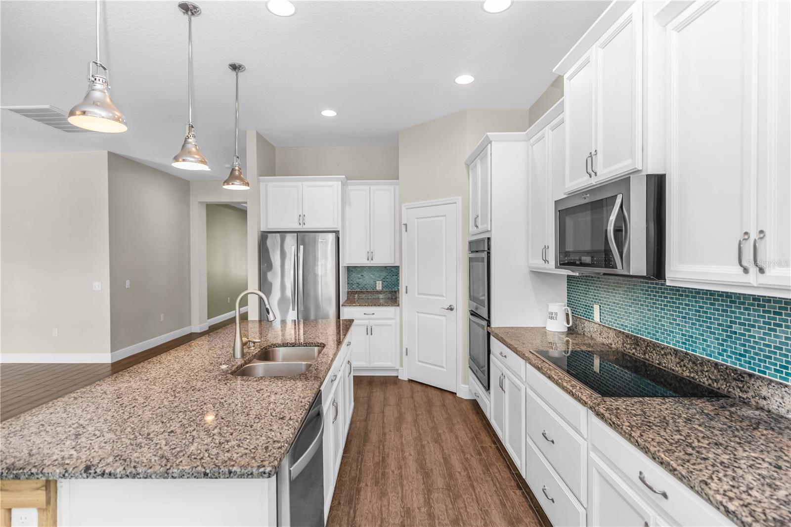 9213 HOLLISTON CREEK PKWY