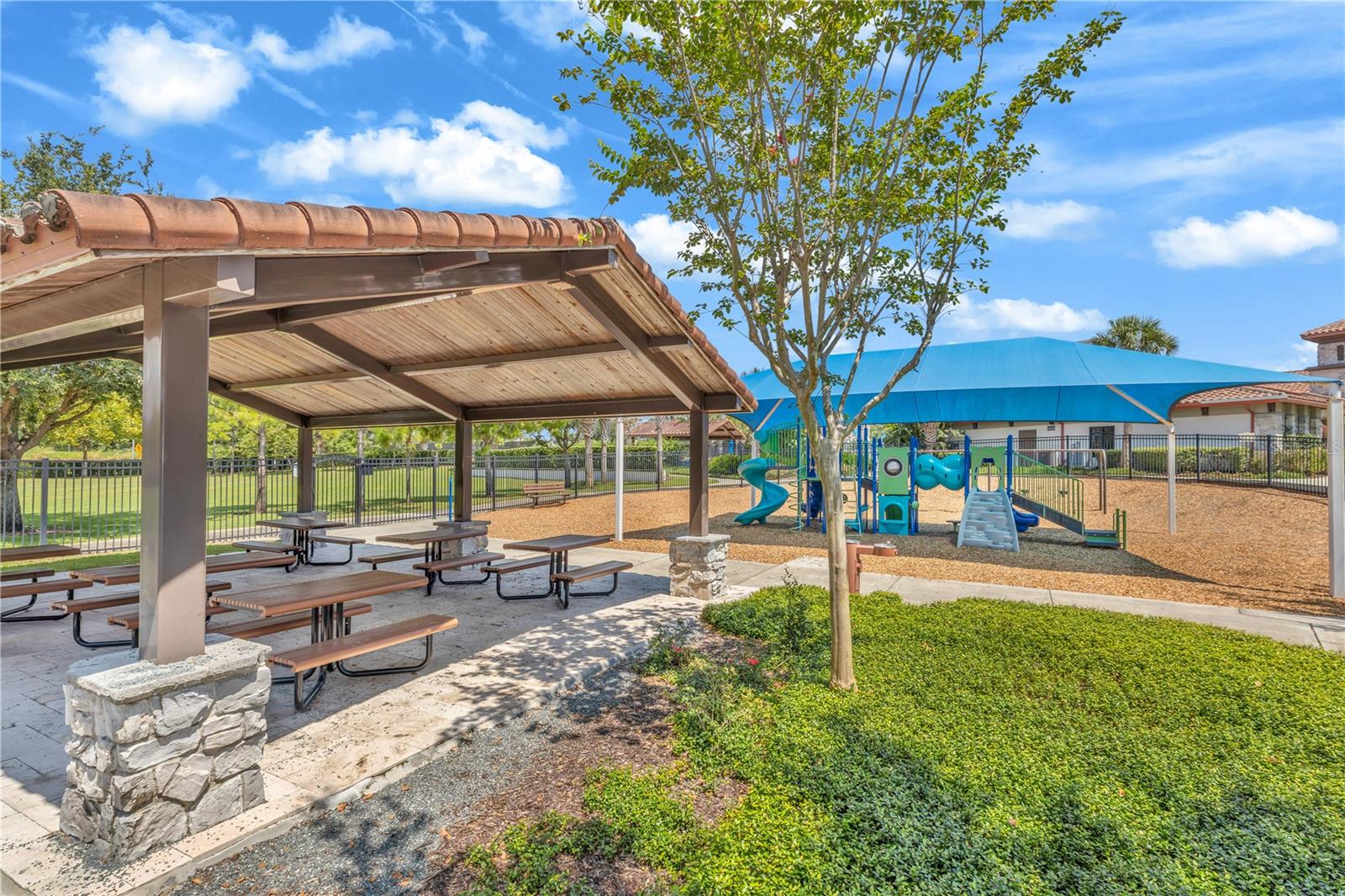 9213 HOLLISTON CREEK PKWY