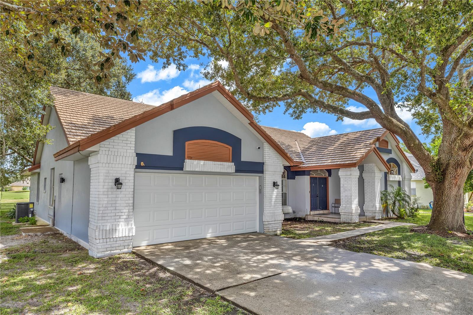 2827 BALLARD AVE