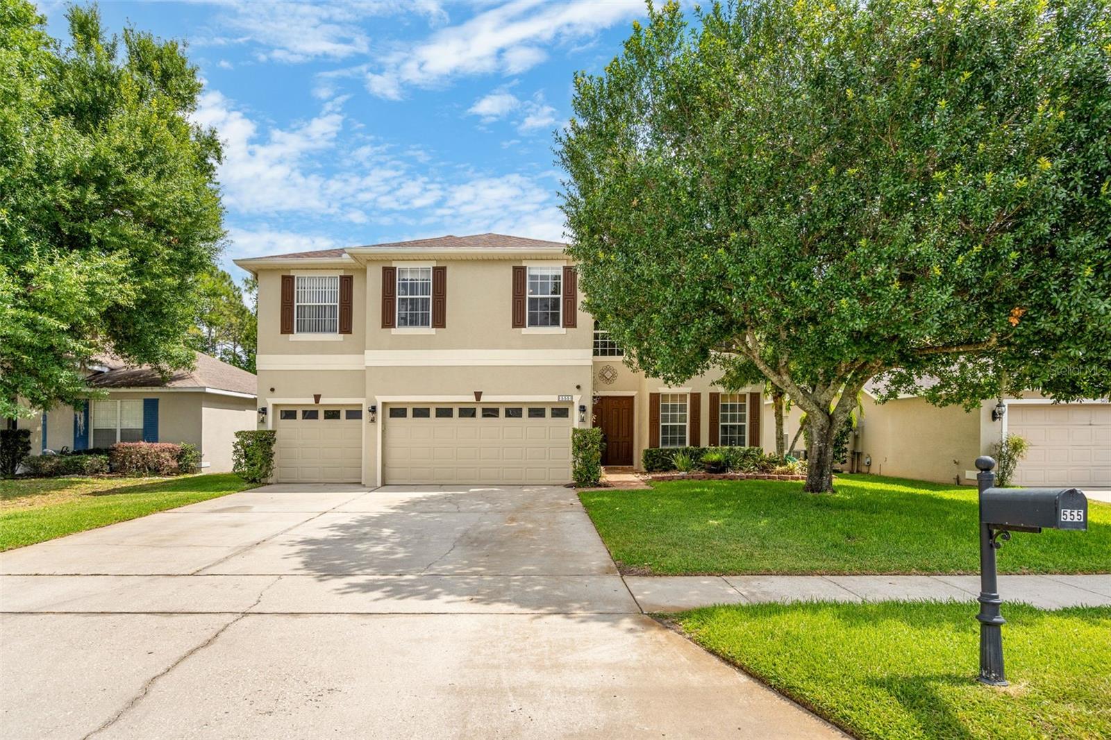 555 CAREY WAY