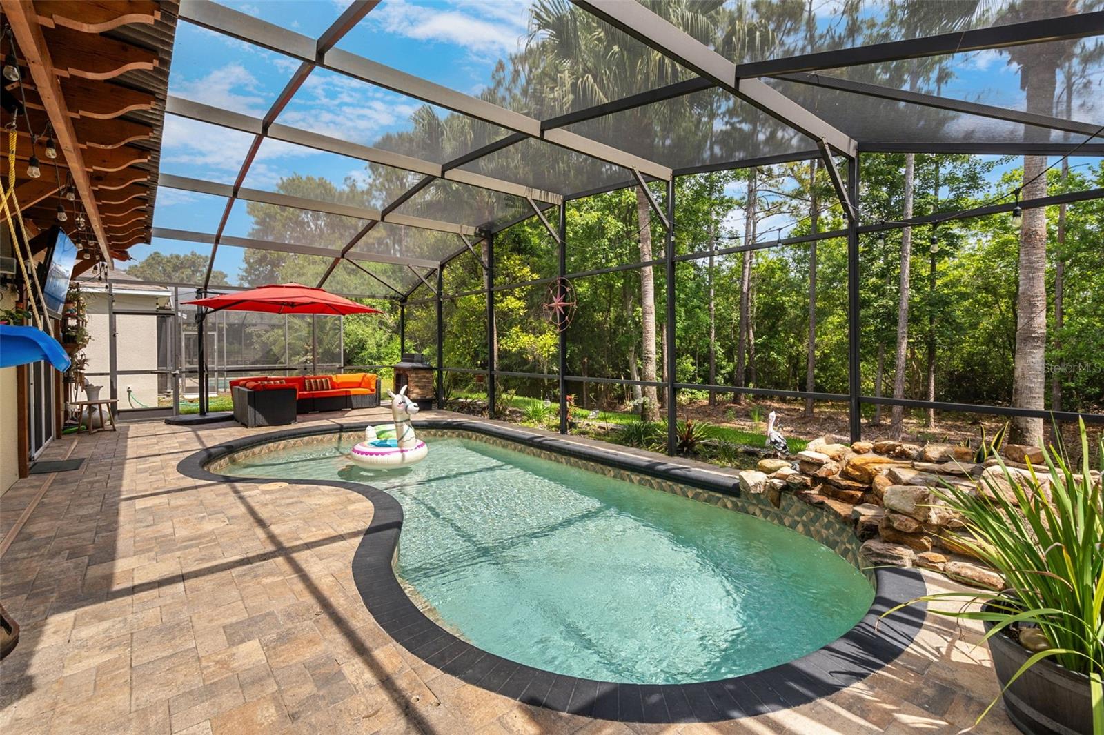 555 CAREY WAY
