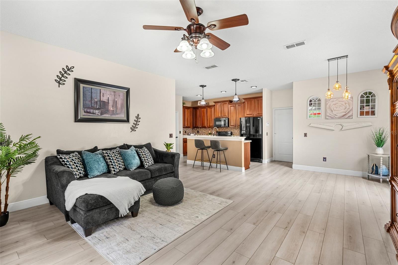 555 CAREY WAY