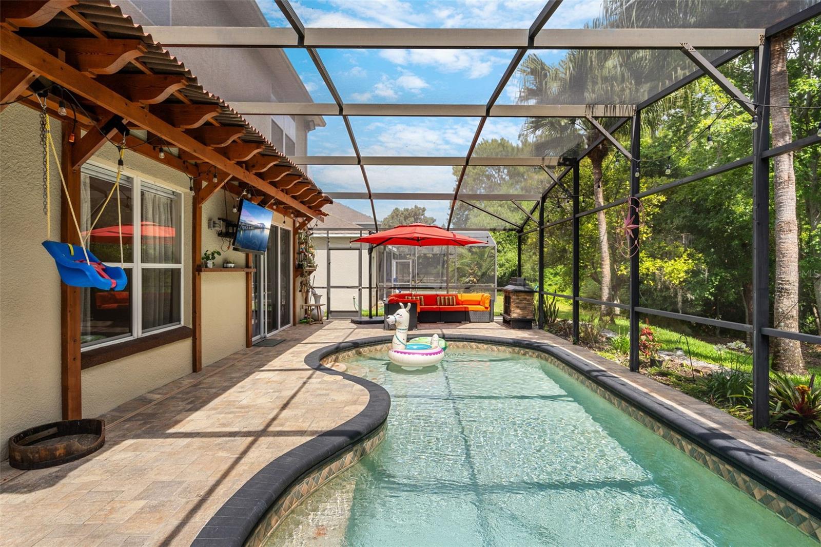 555 CAREY WAY