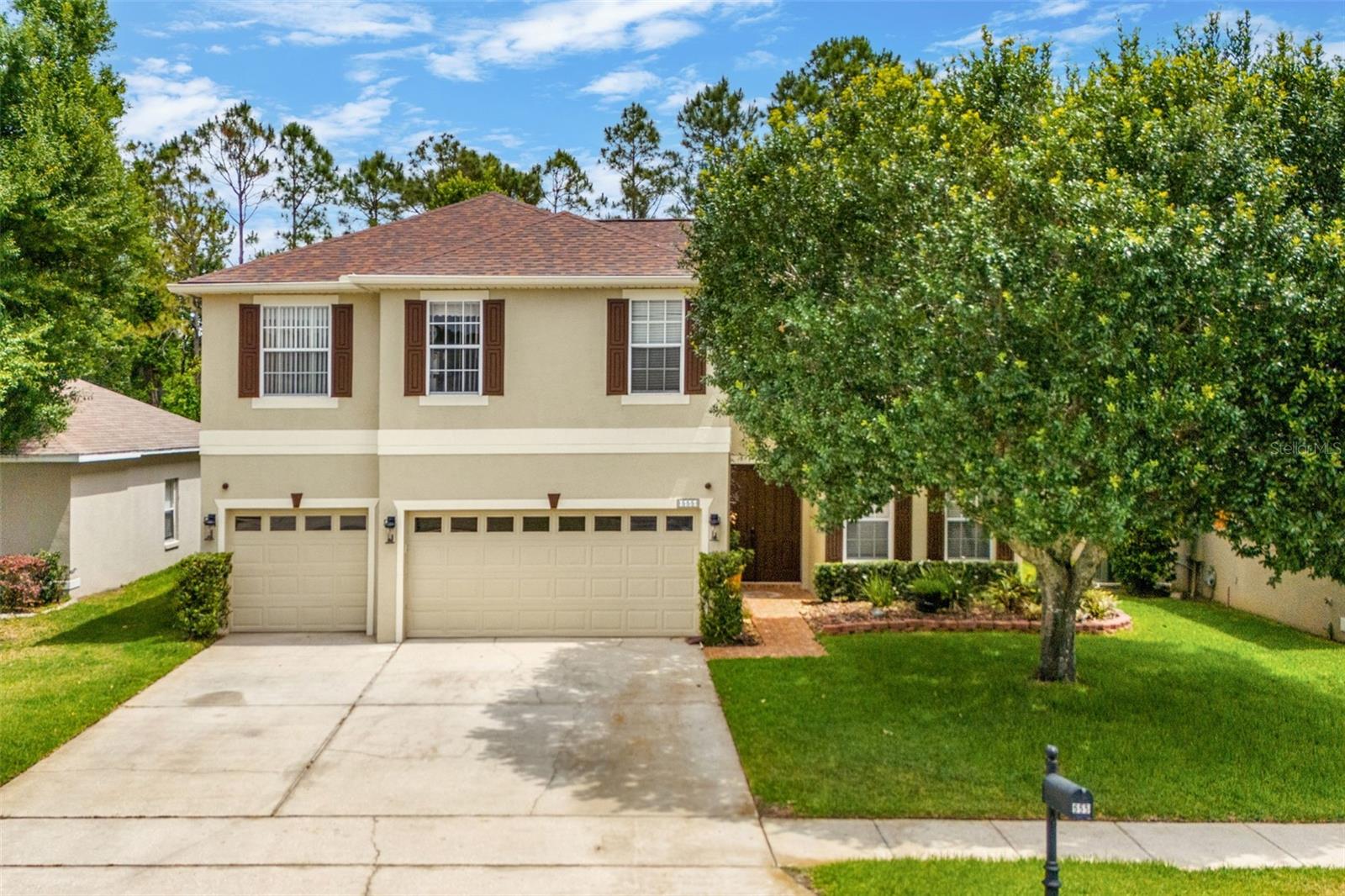 555 CAREY WAY