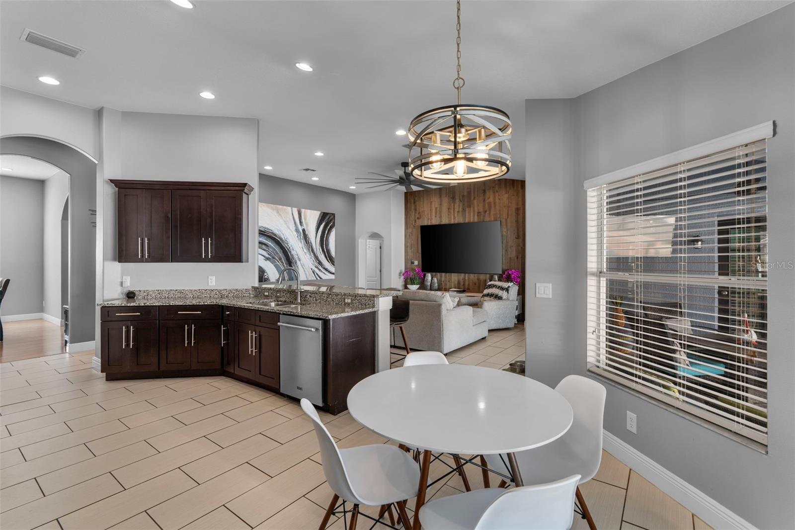 5714 AUTUMN CHASE CIR