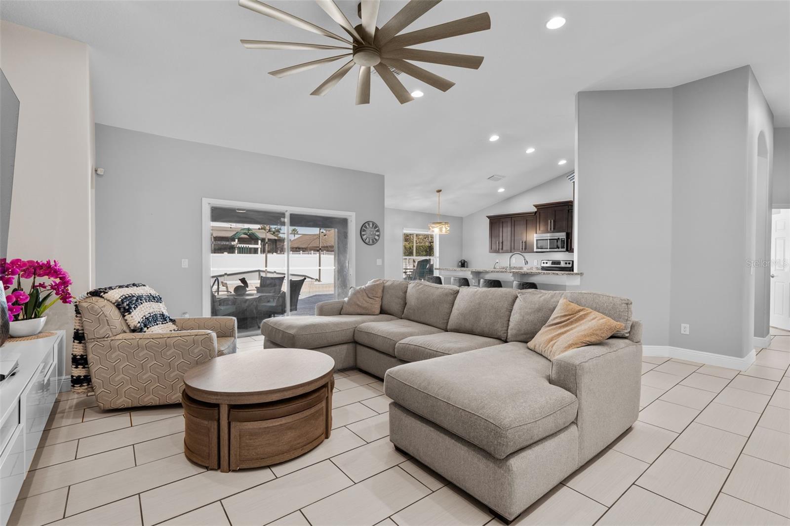 5714 AUTUMN CHASE CIR