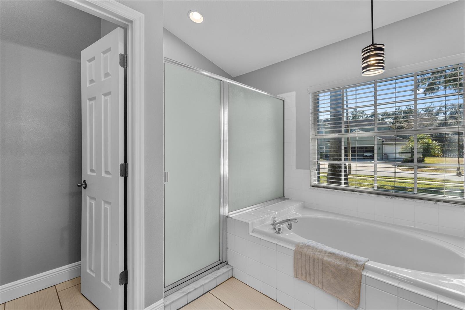 5714 AUTUMN CHASE CIR