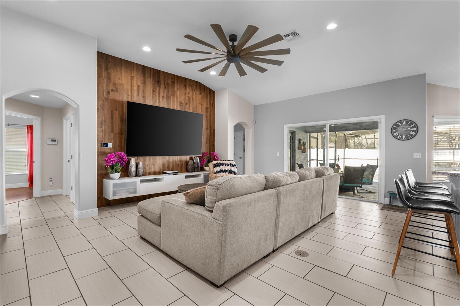 5714 AUTUMN CHASE CIR