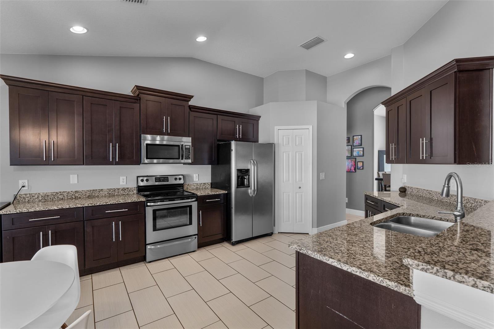 5714 AUTUMN CHASE CIR