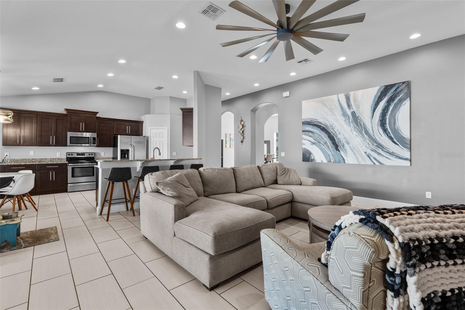 5714 AUTUMN CHASE CIR