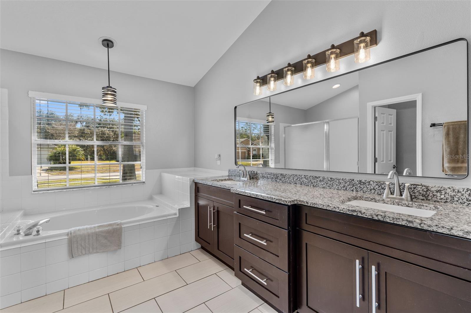 5714 AUTUMN CHASE CIR