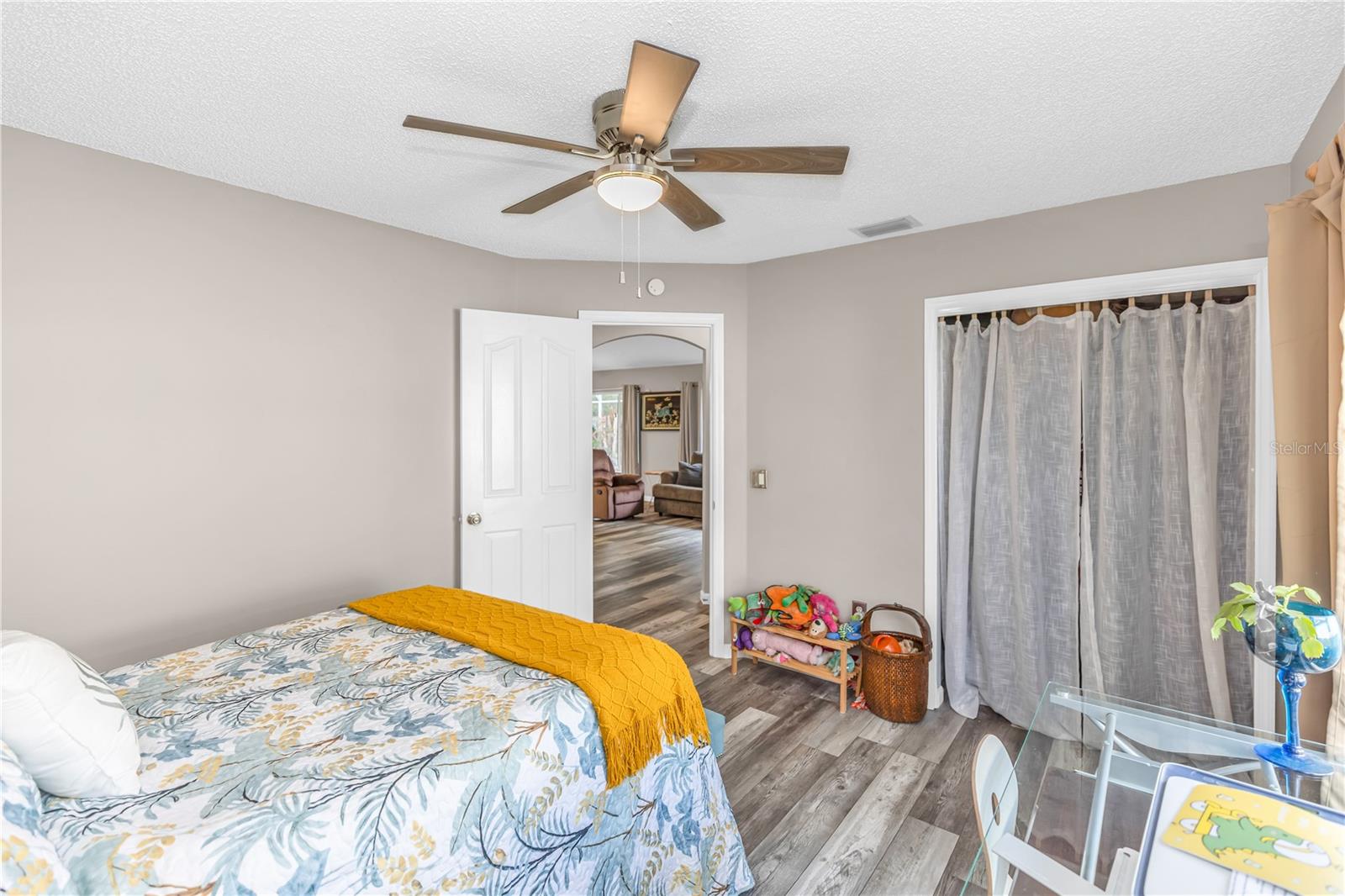 105 BREEZEWOOD DR