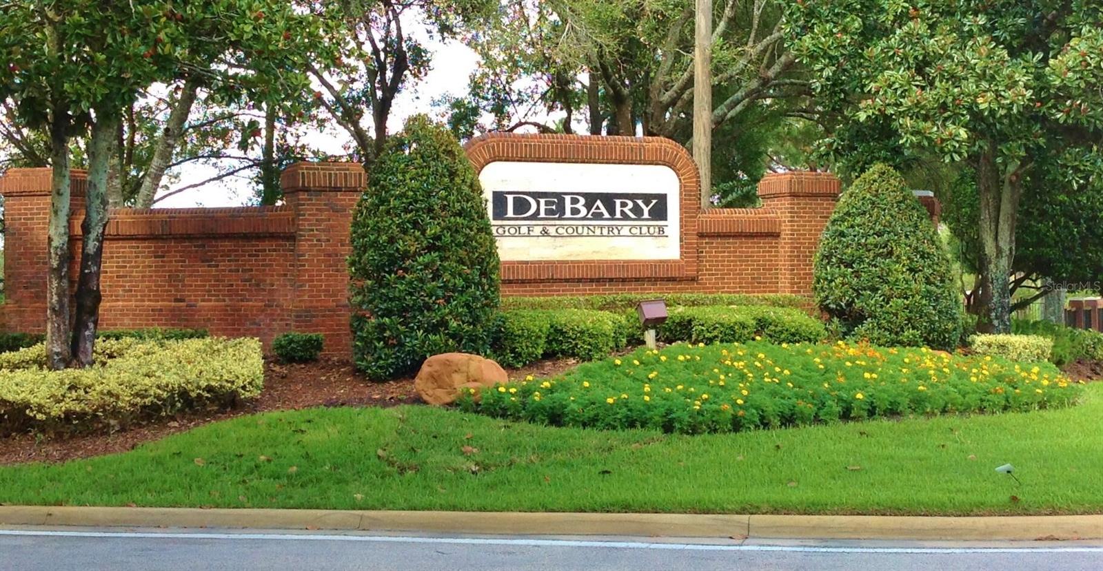 105 BREEZEWOOD DR