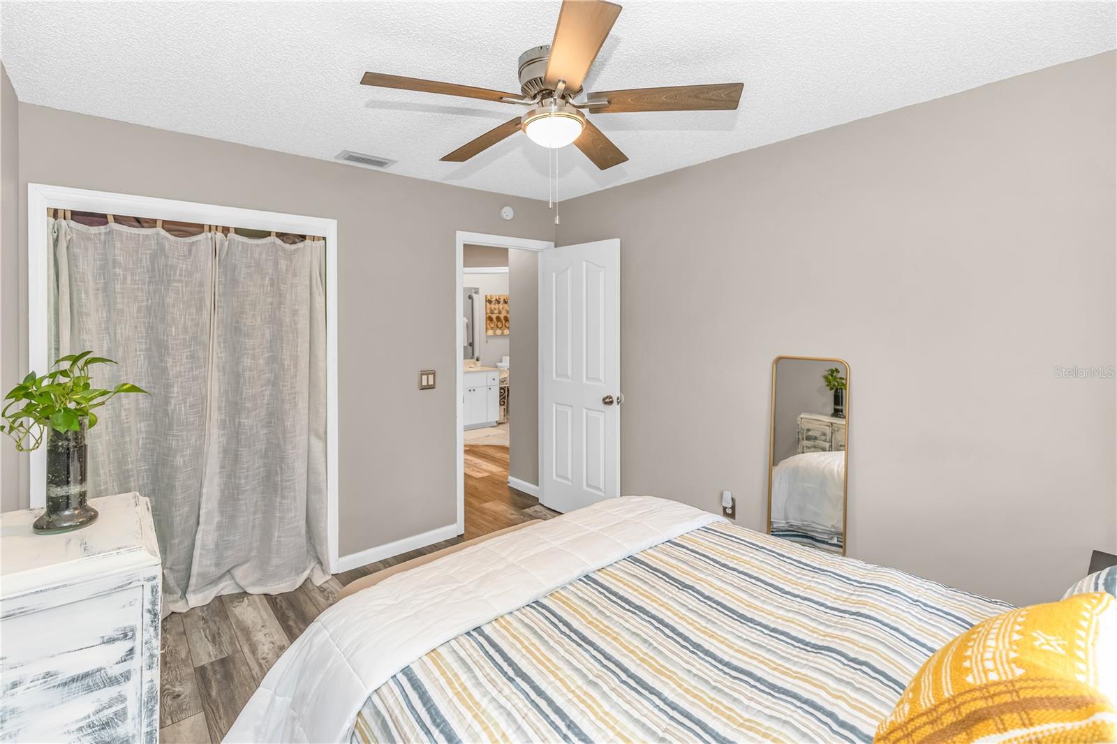105 BREEZEWOOD DR